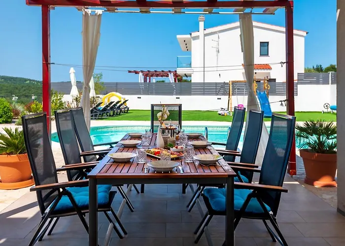 Villa Plenca - Heated Pool !