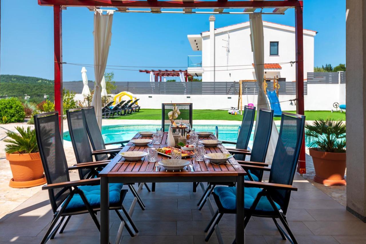 Plenca - Heated Pool !