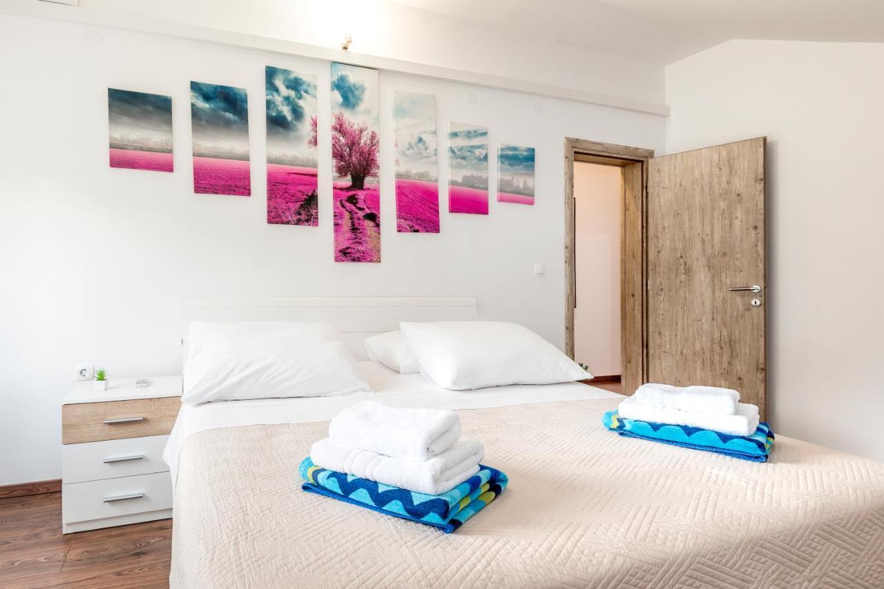 Villa Plenca - Heated Pool ! Sibenik