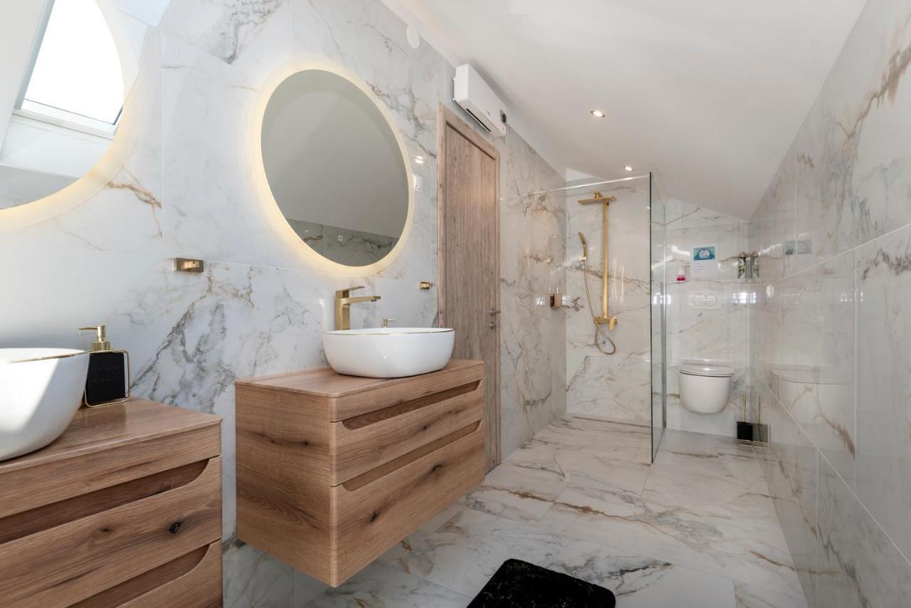 Villa Plenca - Heated Pool ! *